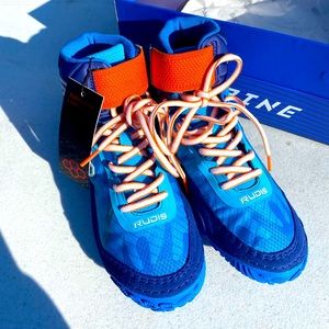 Wresting Rudis shoes they are brand new and haven’t been worn I can’t fit them